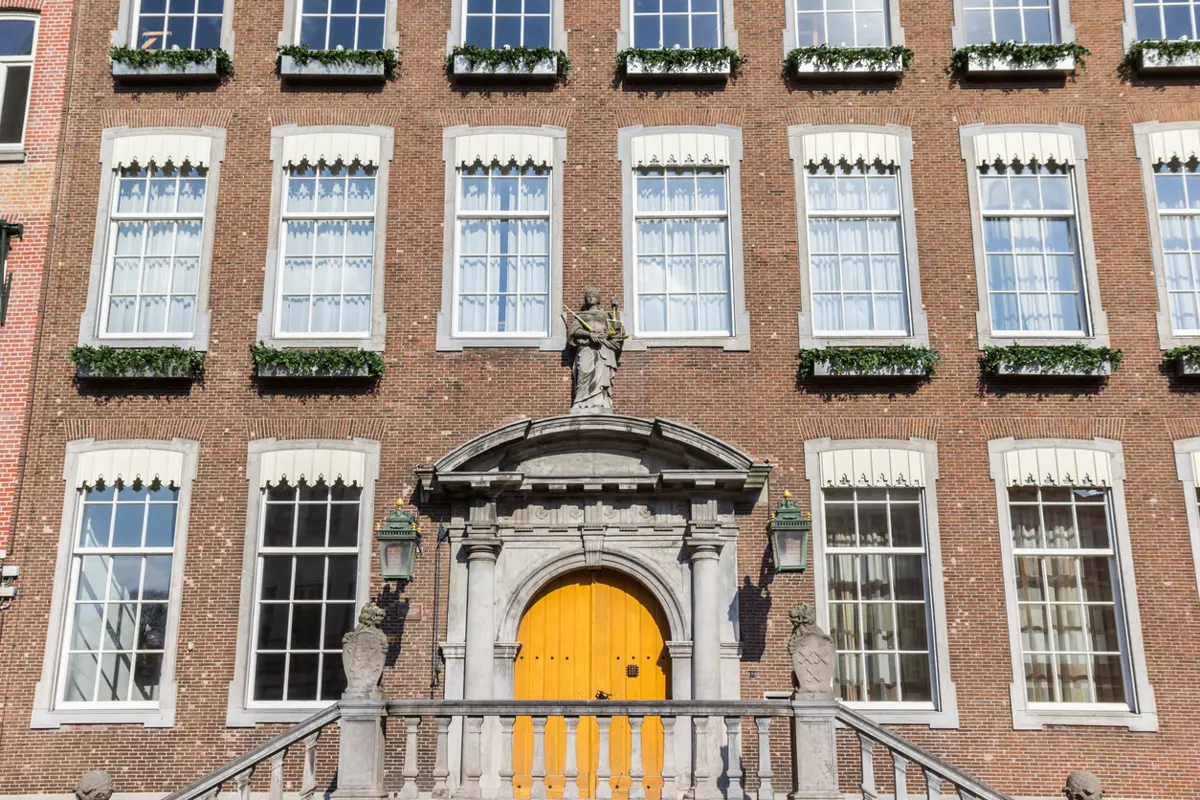 Deur gemeentehuis Breda